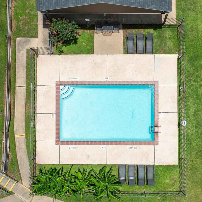 santa-fe-trails-apartments-huntsville-tx-pool